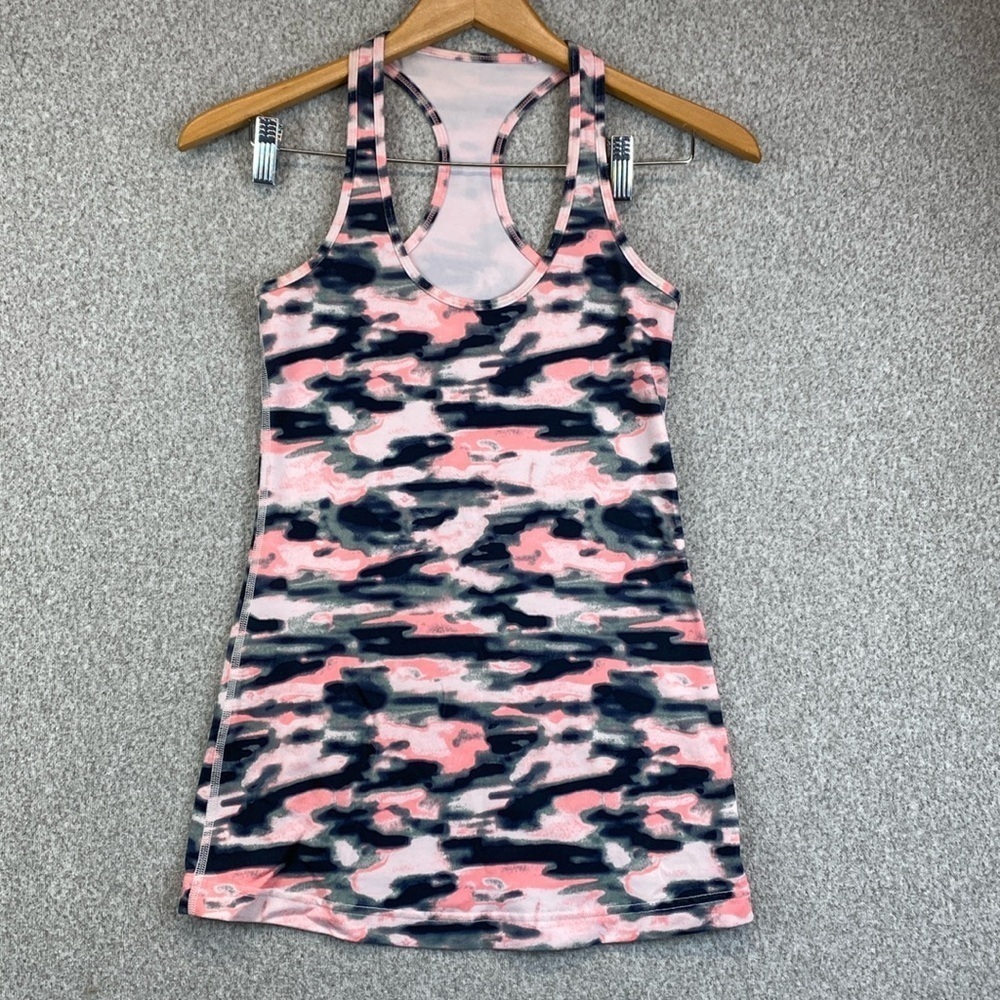Lululemon Cool Racerback pink camo tank snug fit straight hem size 2-4